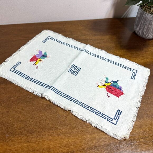 Vintage Handmade White Cotton Holland Cross Stitch Doily 14" x 9" - Picture 1 of 7
